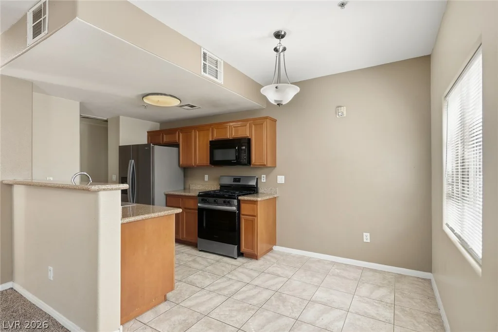 7701 Robindale, Las Vegas, NV 89113