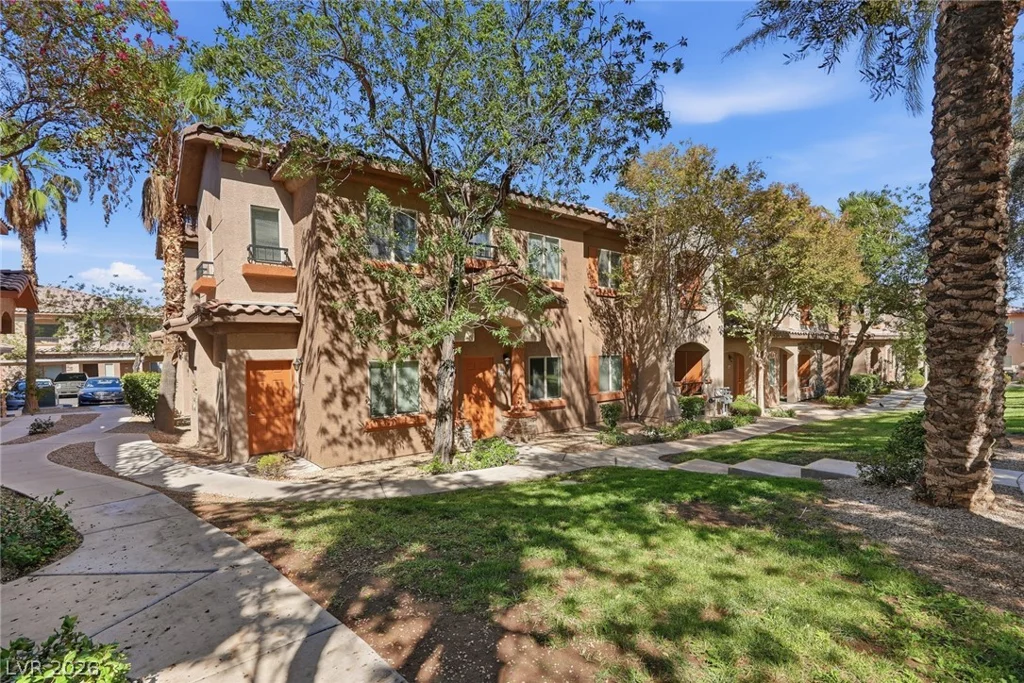 7701 Robindale, Las Vegas, NV 89113