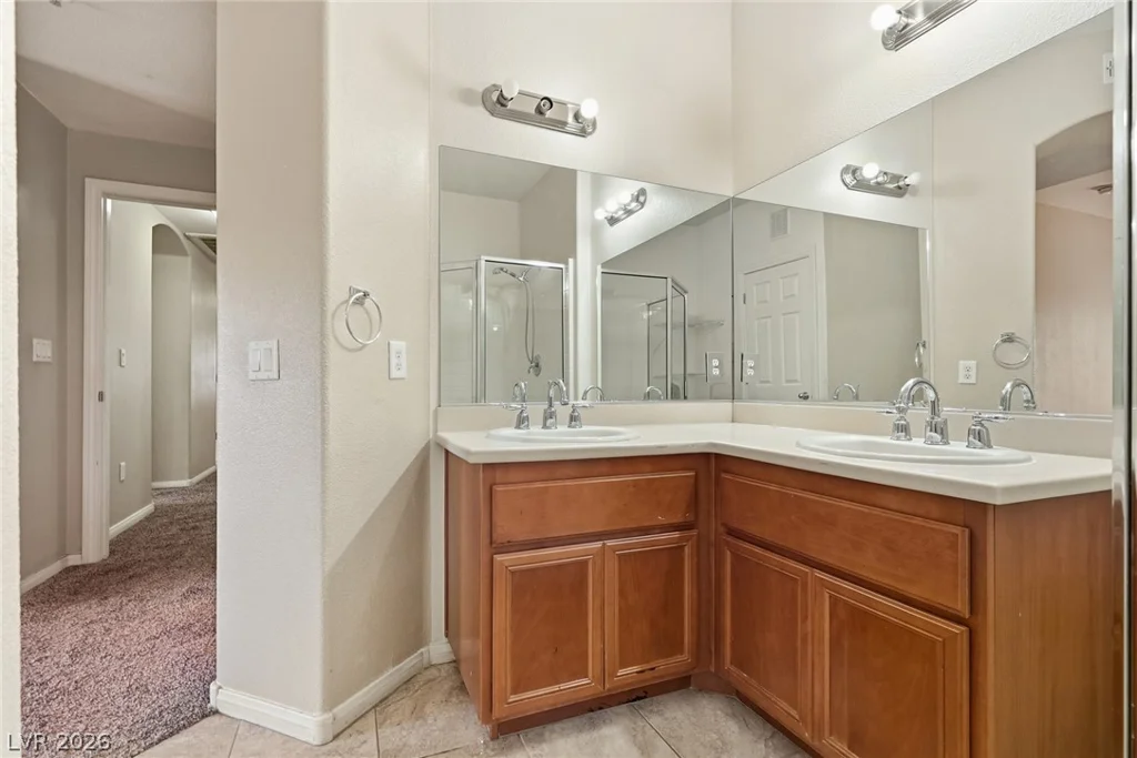 7701 Robindale, Las Vegas, NV 89113