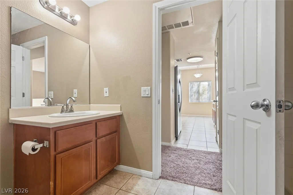 7701 Robindale, Las Vegas, NV 89113