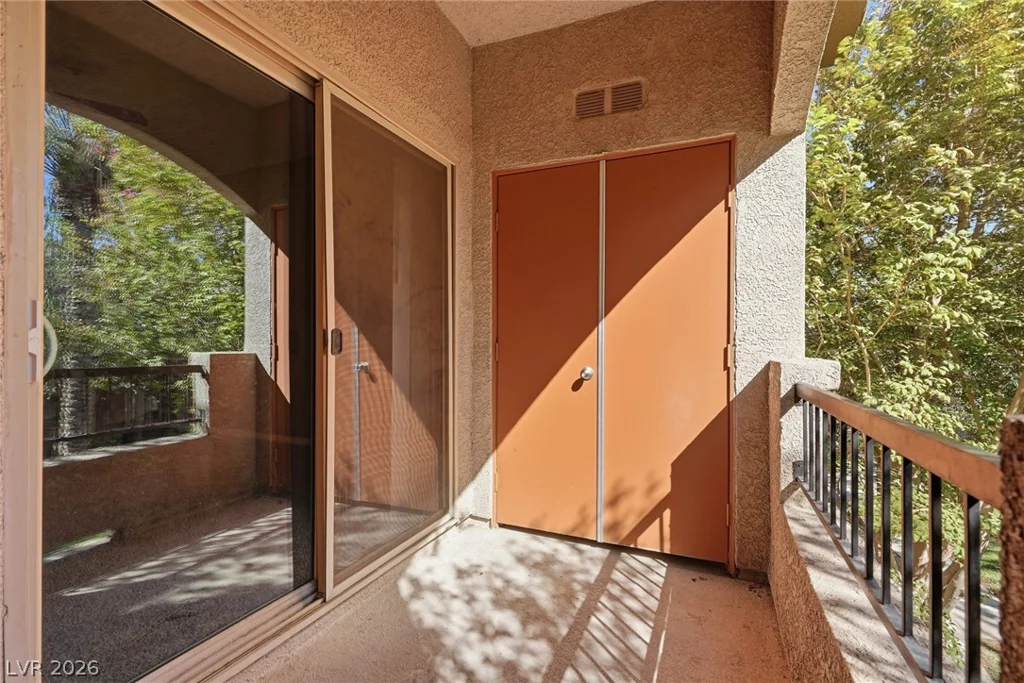 7701 Robindale, Las Vegas, NV 89113