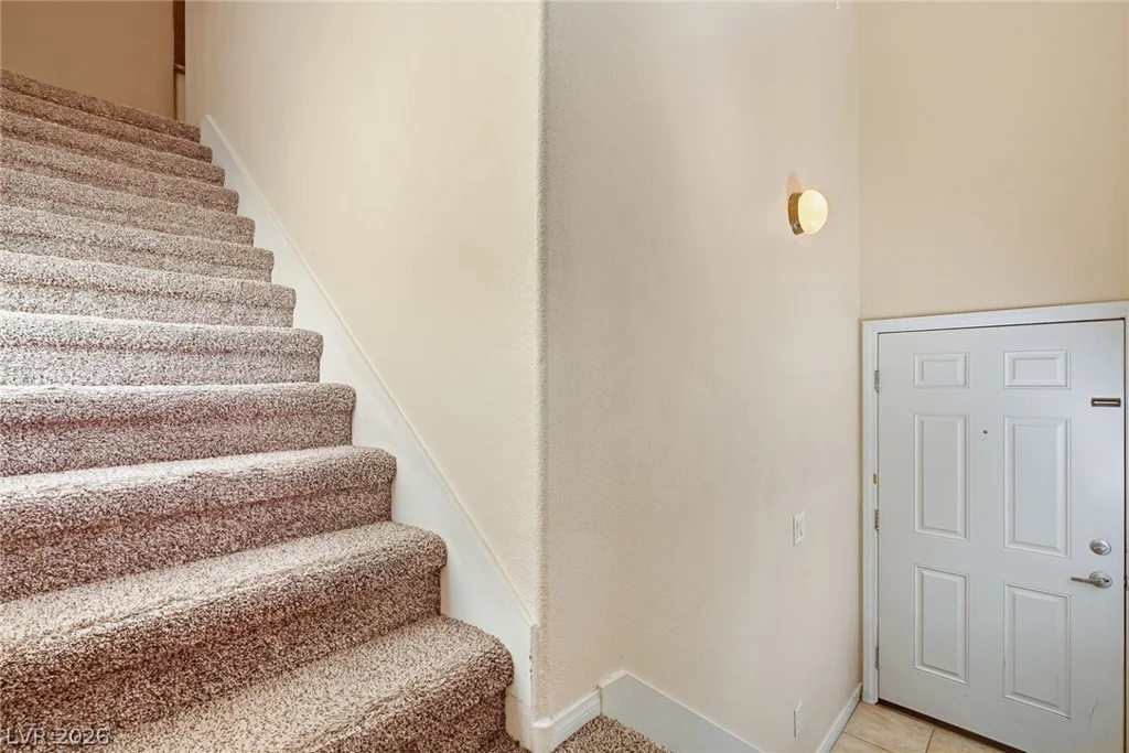 7701 Robindale, Las Vegas, NV 89113