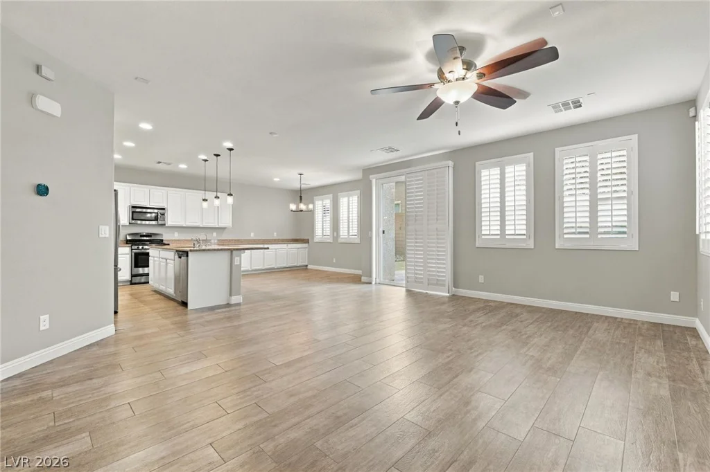 636 Crying Bird, Las Vegas, NV 89178