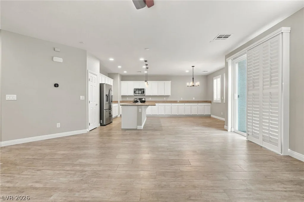 636 Crying Bird, Las Vegas, NV 89178