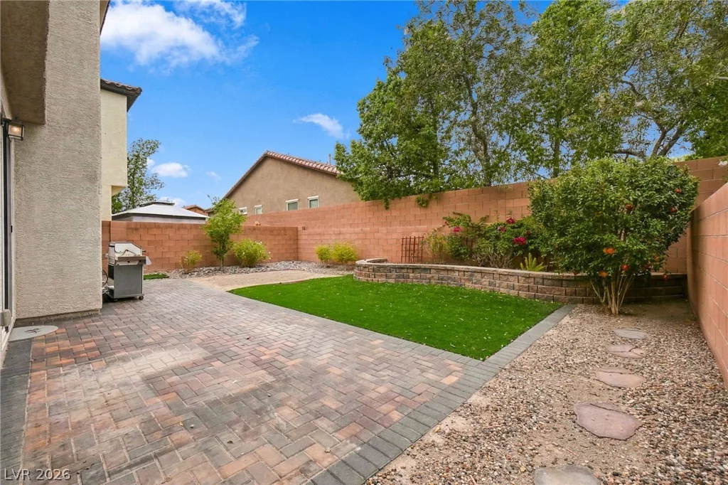 636 Crying Bird, Las Vegas, NV 89178