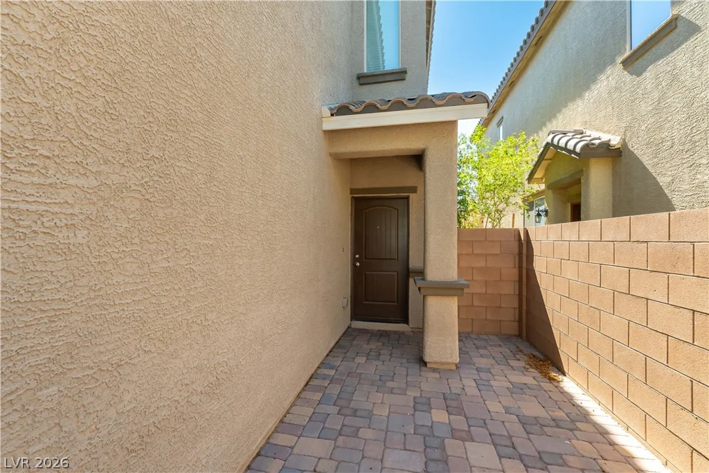 2589 Champagne Topaz, Las Vegas, NV 89120