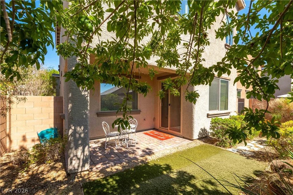 2589 Champagne Topaz, Las Vegas, NV 89120