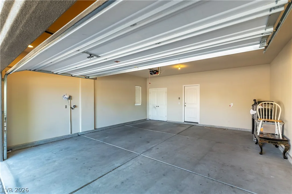 2589 Champagne Topaz, Las Vegas, NV 89120