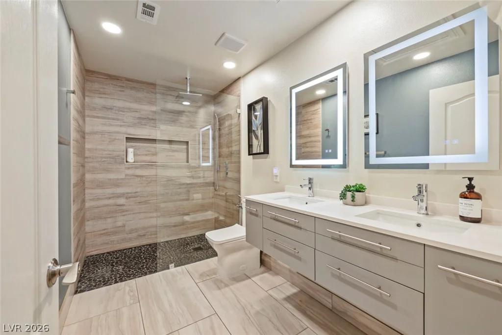 70 Tower Mustard, Henderson, NV 89002