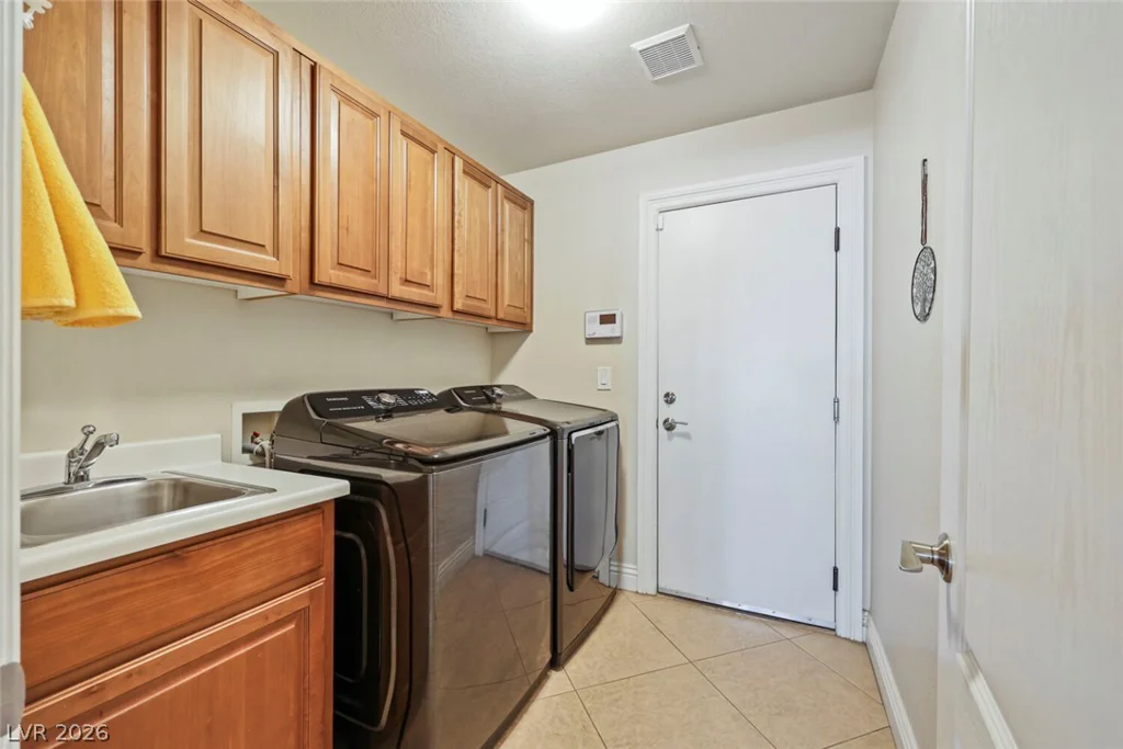 70 Tower Mustard, Henderson, NV 89002