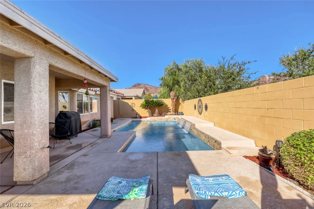 70 Tower Mustard, Henderson, NV 89002