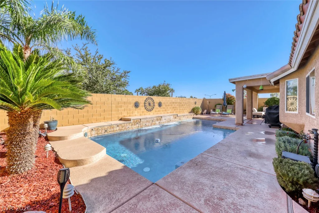70 Tower Mustard, Henderson, NV 89002
