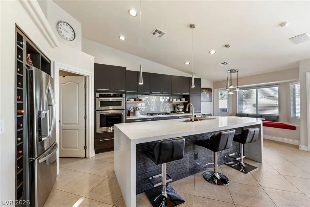 70 Tower Mustard, Henderson, NV 89002