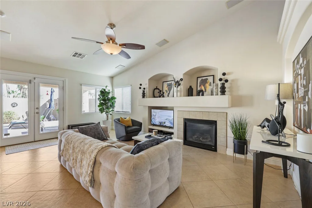 70 Tower Mustard, Henderson, NV 89002