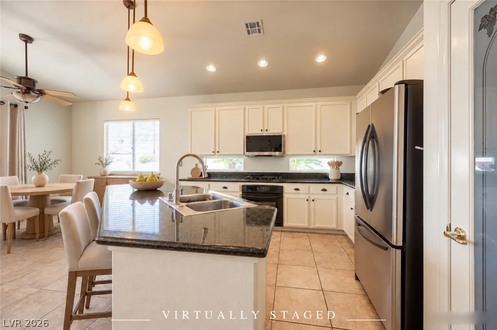 10005 Pebble Path, Las Vegas, NV 89148