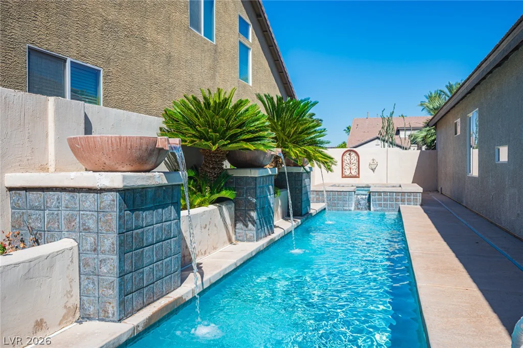10005 Pebble Path, Las Vegas, NV 89148