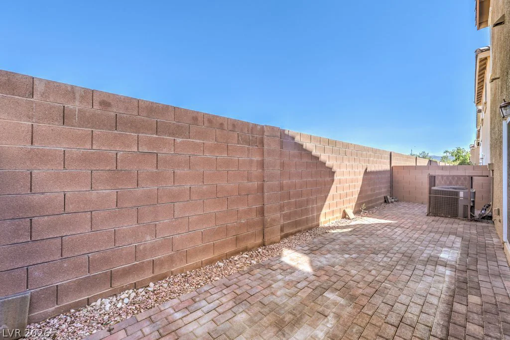 10456 Highlands River, Las Vegas, NV 89141