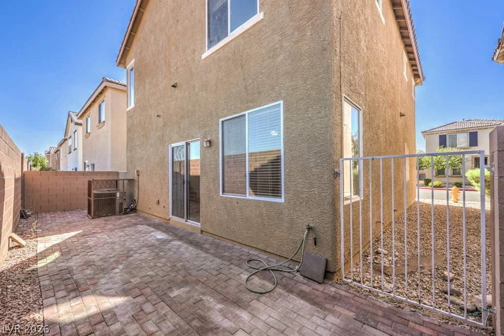 10456 Highlands River, Las Vegas, NV 89141