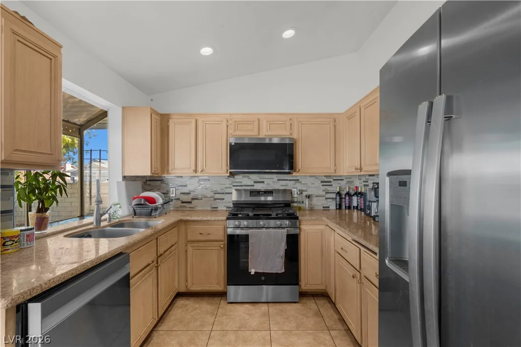 6576 Goldencreek, Las Vegas, NV 89108