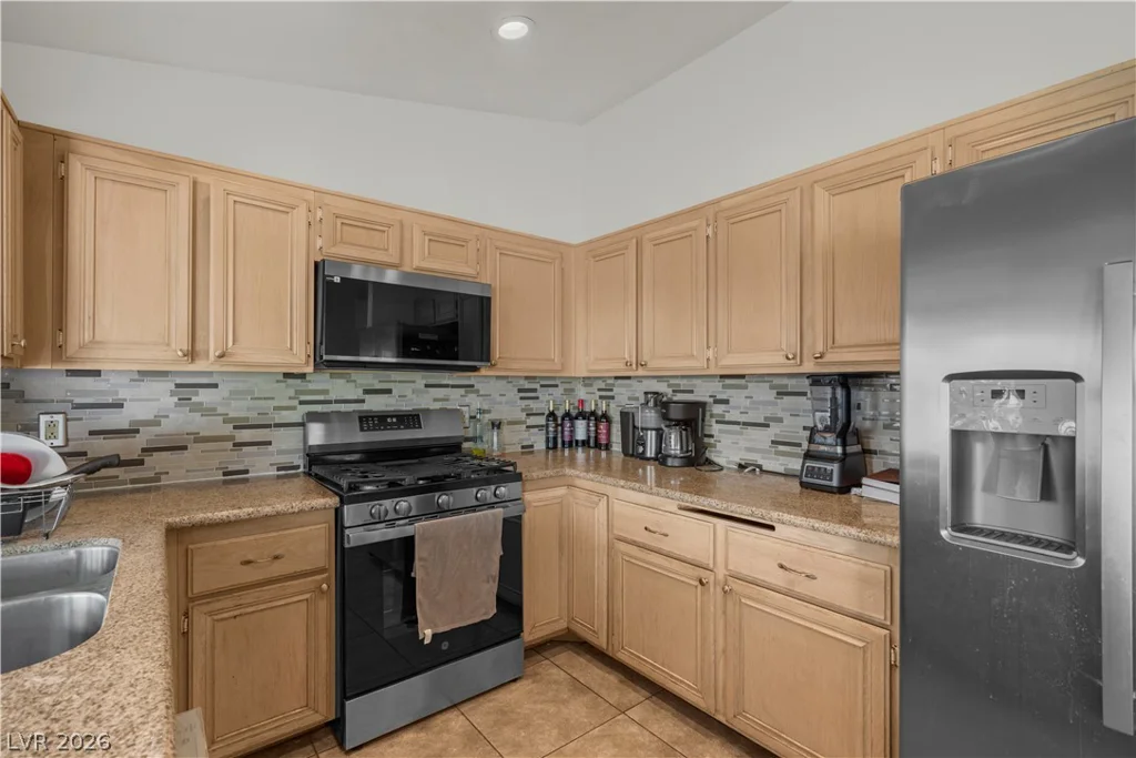 6576 Goldencreek, Las Vegas, NV 89108