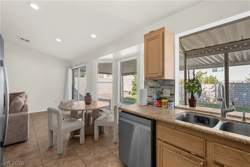 6576 Goldencreek, Las Vegas, NV 89108