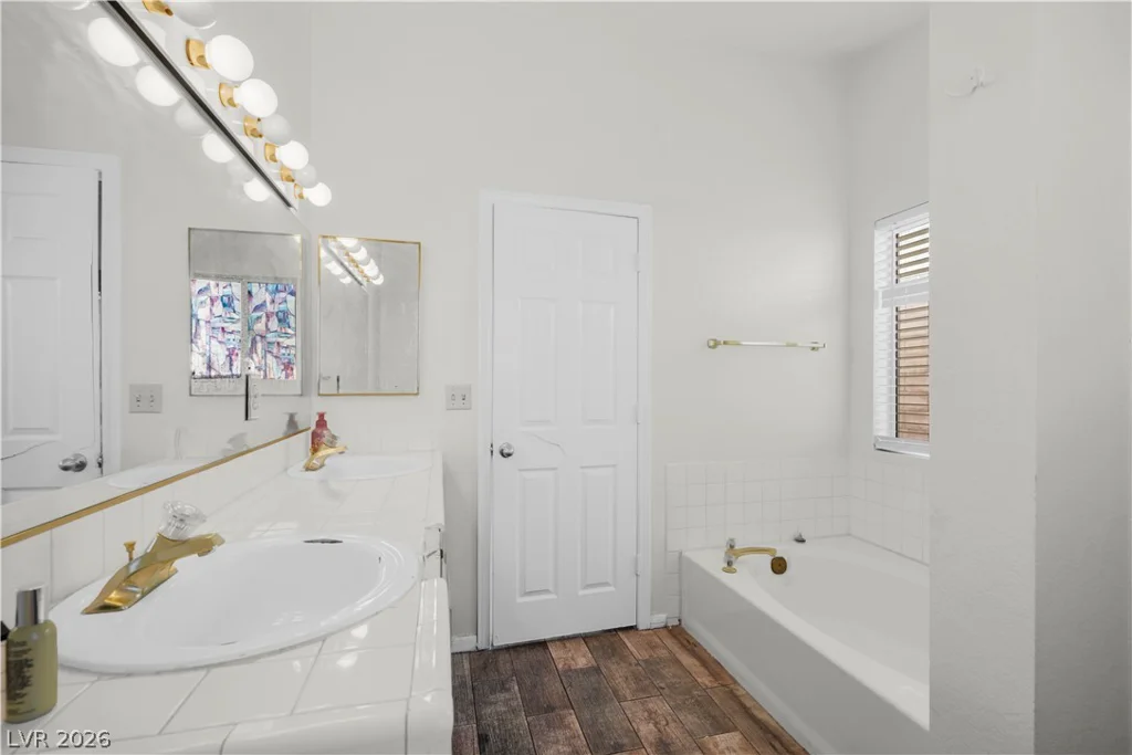 6576 Goldencreek, Las Vegas, NV 89108