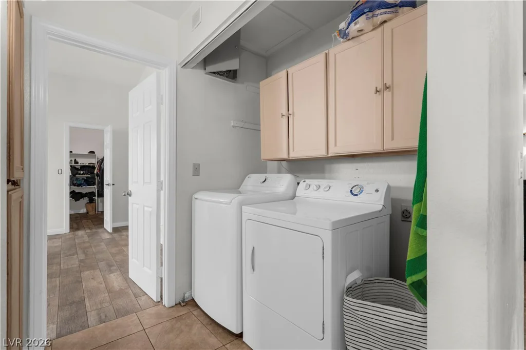 6576 Goldencreek, Las Vegas, NV 89108