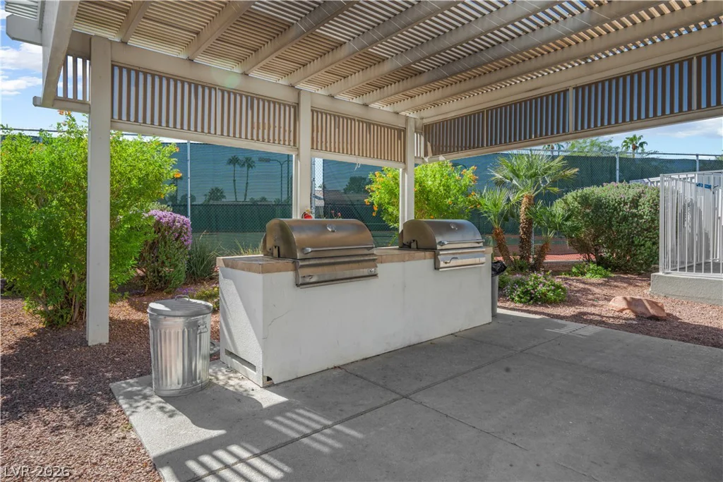 6576 Goldencreek, Las Vegas, NV 89108