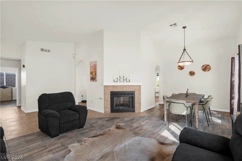 6576 Goldencreek, Las Vegas, NV 89108