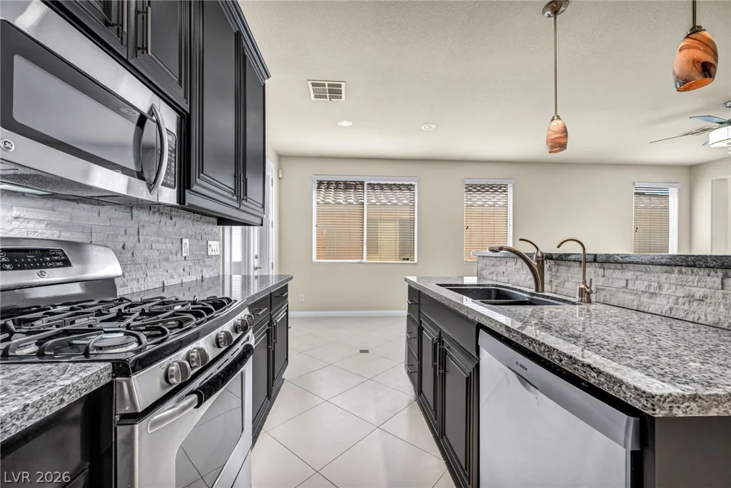 7890 Teal Harbor, Las Vegas, NV 89117