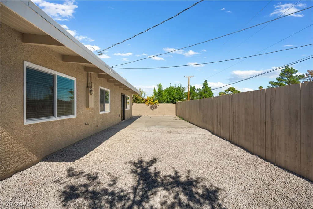 624 Donner, Las Vegas, NV 89107