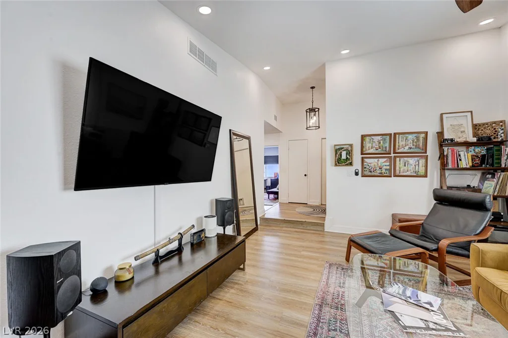 5646 Ibanez, Las Vegas, NV 89103