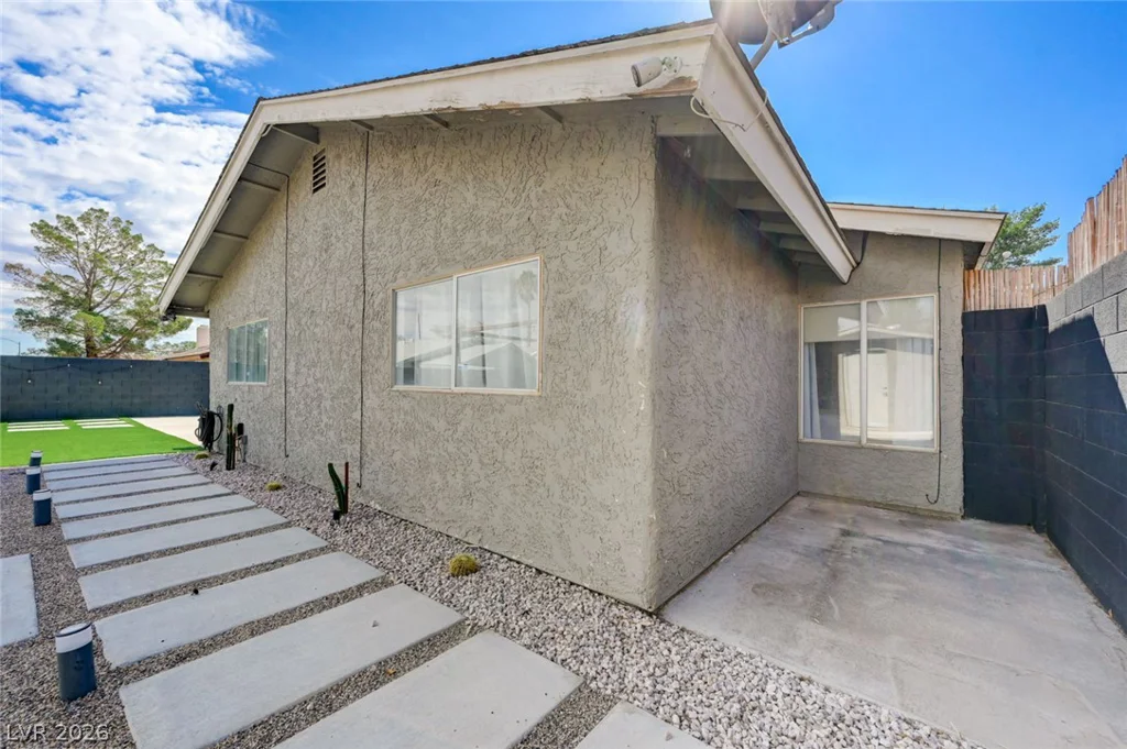 5646 Ibanez, Las Vegas, NV 89103