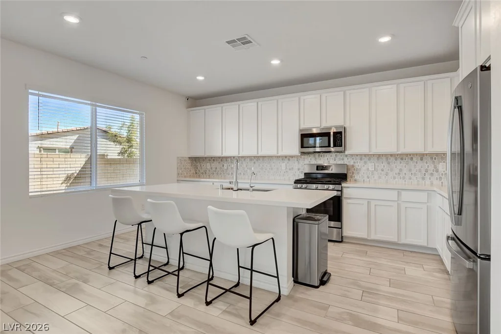 8866 Mountain Lion, Las Vegas, NV 89166