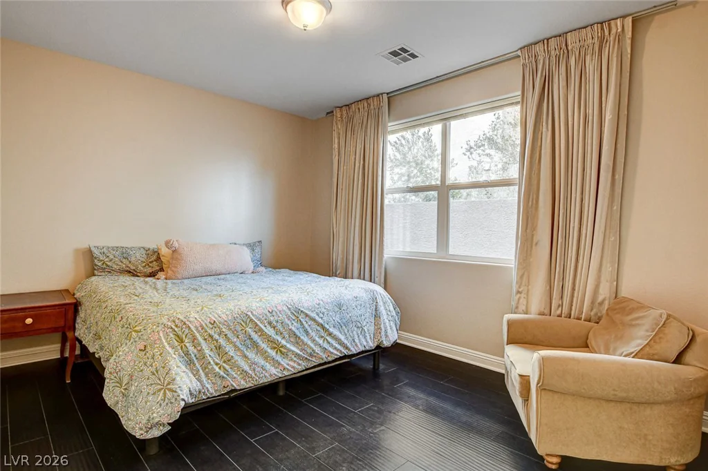 10671 Capesthorne, Las Vegas, NV 89135