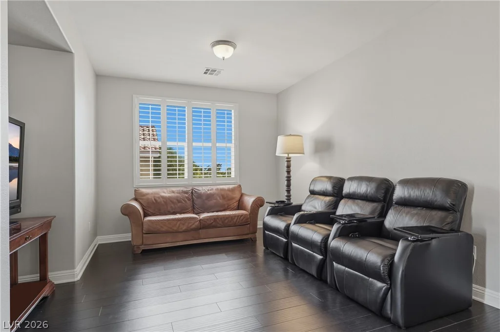 10671 Capesthorne, Las Vegas, NV 89135