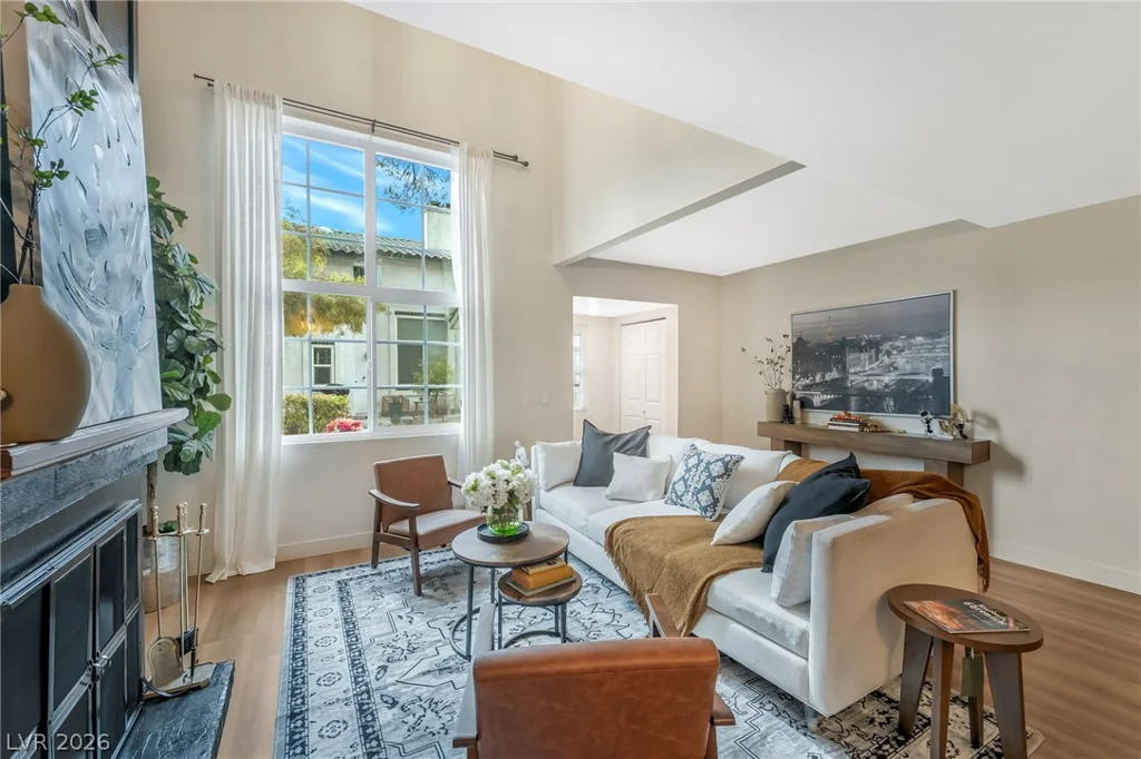 2471 Old Forge, Las Vegas, NV 89121