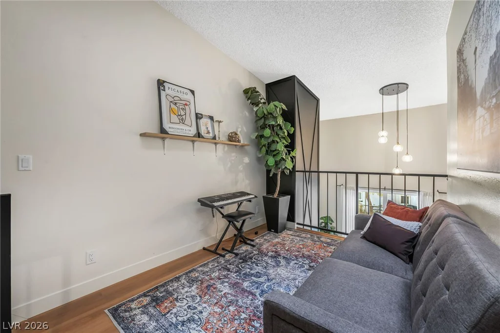 2471 Old Forge, Las Vegas, NV 89121