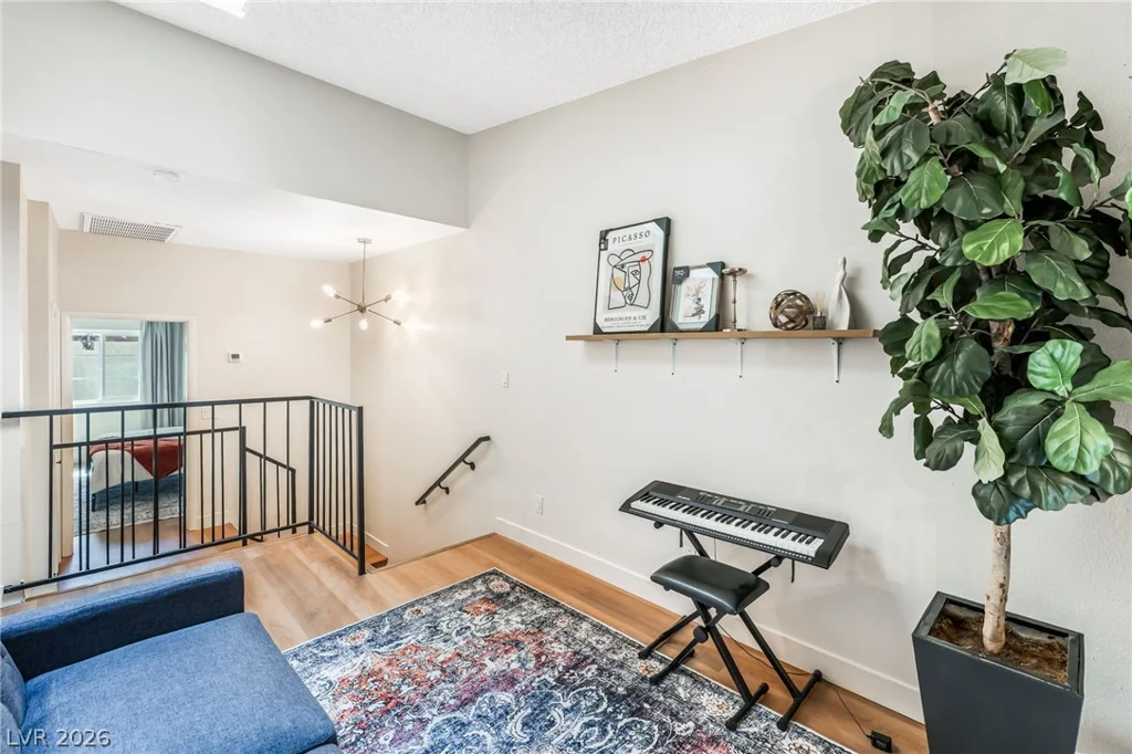 2471 Old Forge, Las Vegas, NV 89121