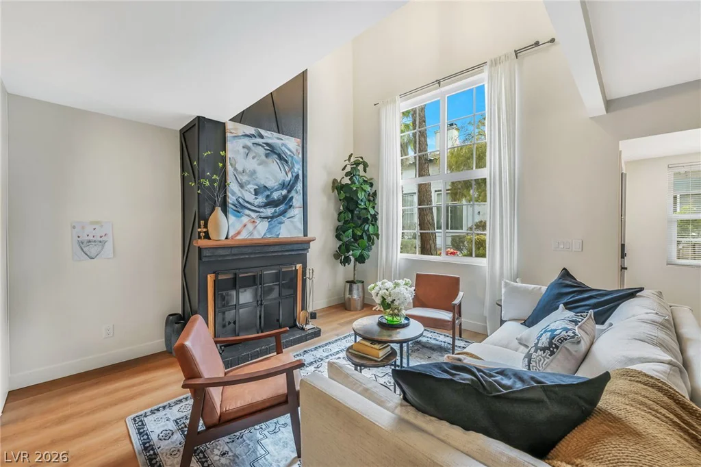 2471 Old Forge, Las Vegas, NV 89121