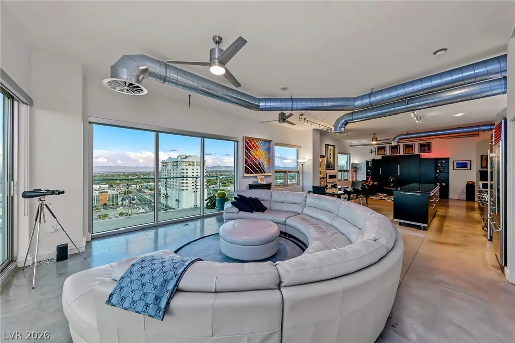 200 Hoover, Las Vegas, NV 89101