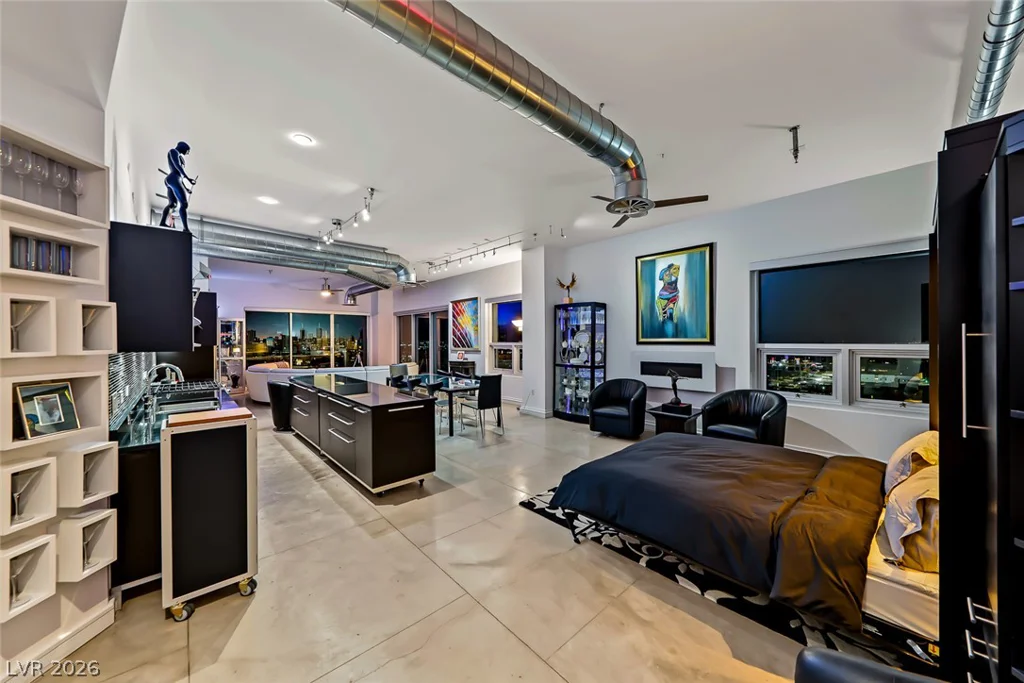 200 Hoover, Las Vegas, NV 89101