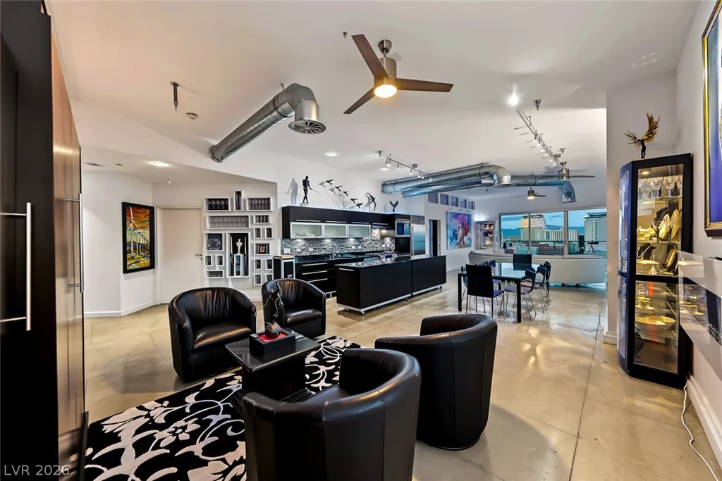 200 Hoover, Las Vegas, NV 89101