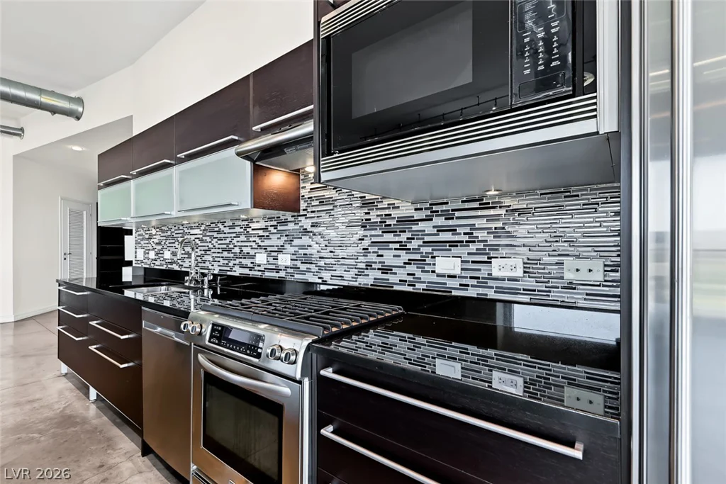 200 Hoover, Las Vegas, NV 89101