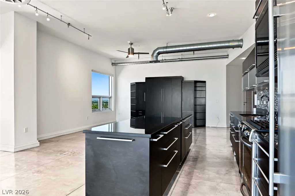 200 Hoover, Las Vegas, NV 89101