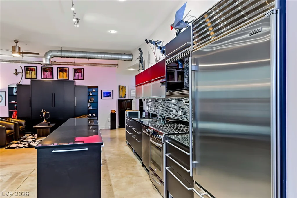 200 Hoover, Las Vegas, NV 89101