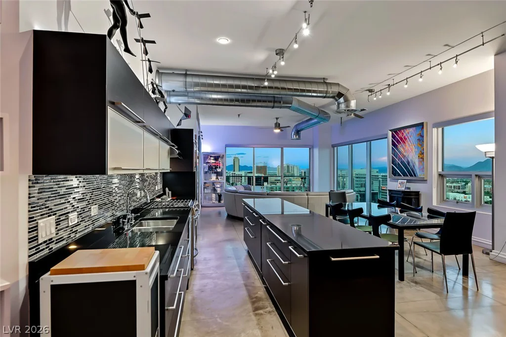 200 Hoover, Las Vegas, NV 89101