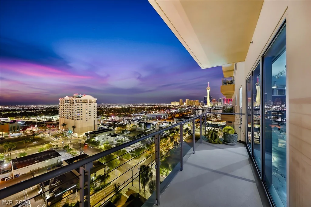 200 Hoover, Las Vegas, NV 89101