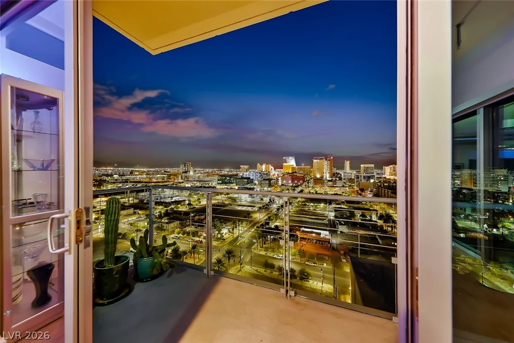 200 Hoover, Las Vegas, NV 89101