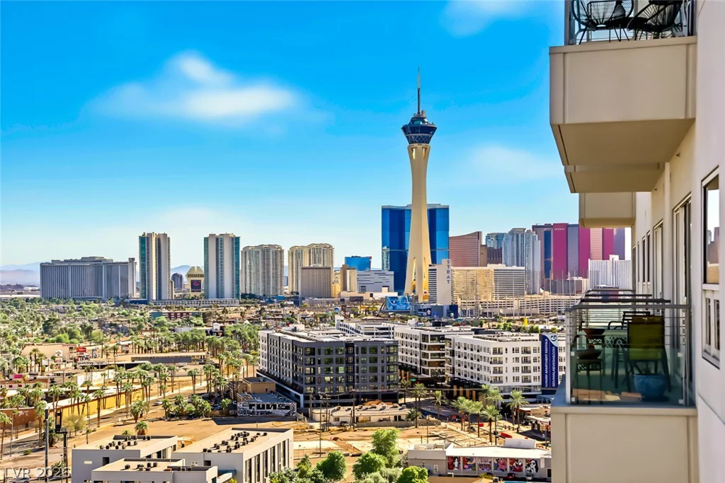 200 Hoover, Las Vegas, NV 89101